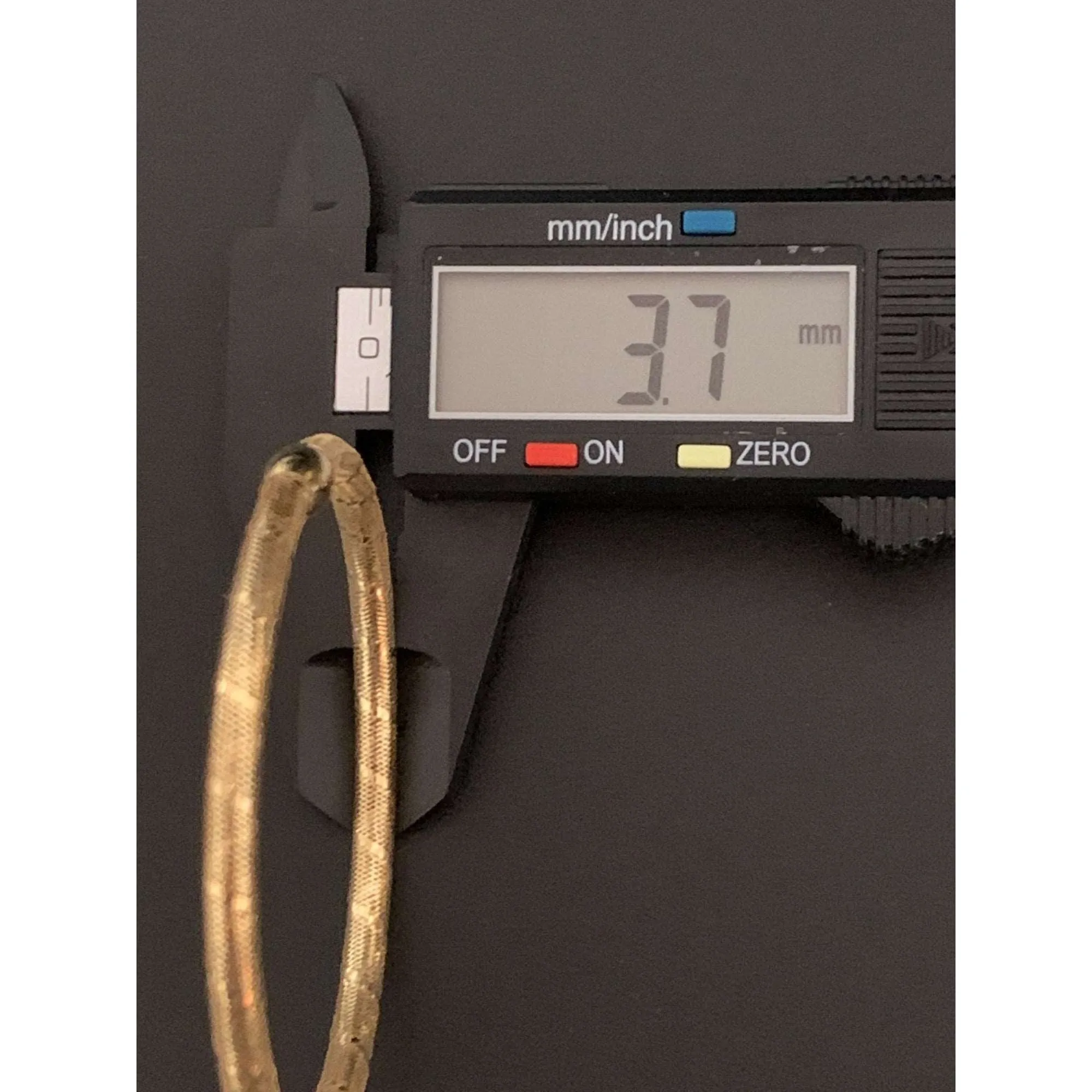 18K Gold Bracelet Bangle Soft Mesh Flexible Stretchable 1.28 grams Size 7.25 inches