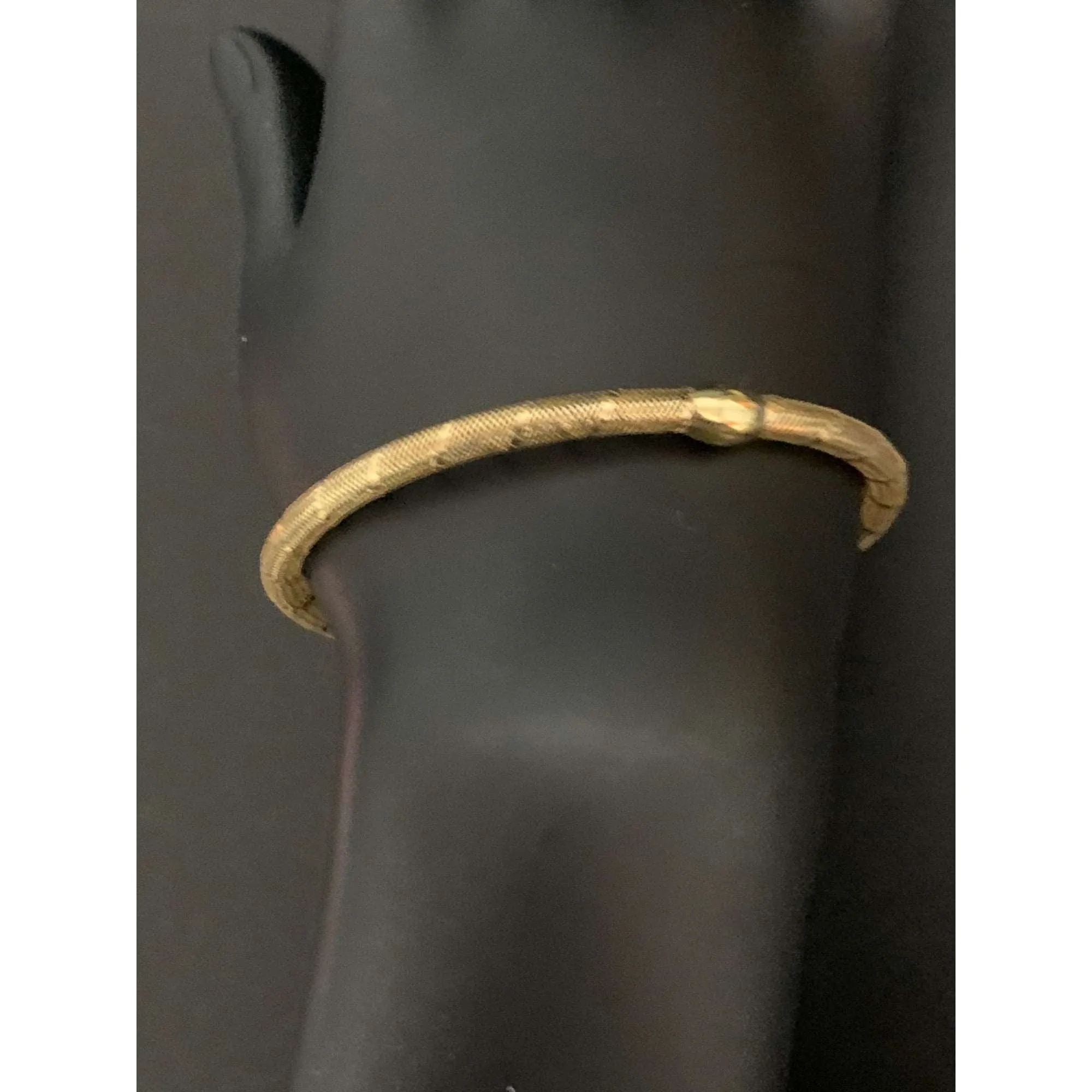 18K Gold Bracelet Bangle Soft Mesh Flexible Stretchable 1.28 grams Size 7.25 inches