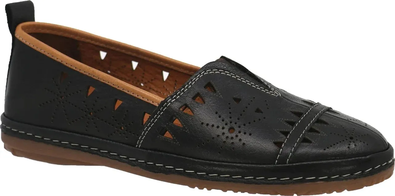 Everly Women's Emily 01 Slip Ons- Black