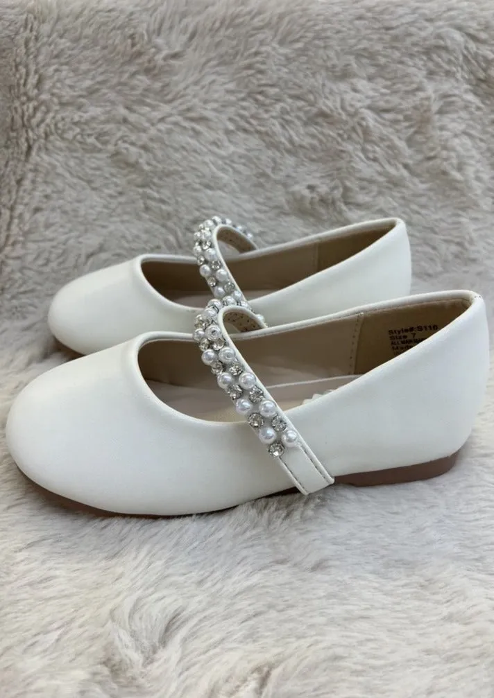 Girls MaryJane White Shoe with Pearl Strap S133