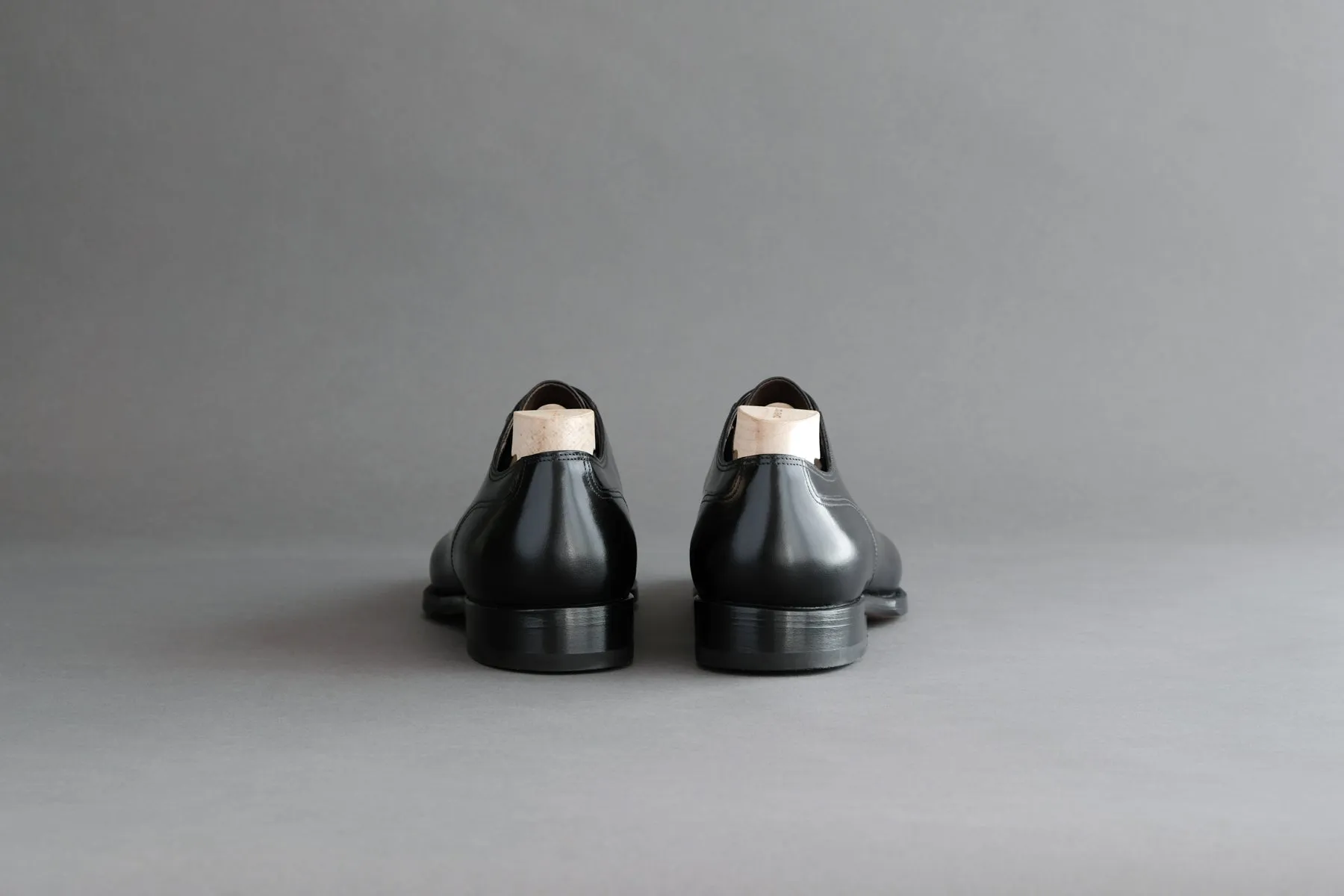 OneThreeNine.Evening Black Toe-Cap Oxfords